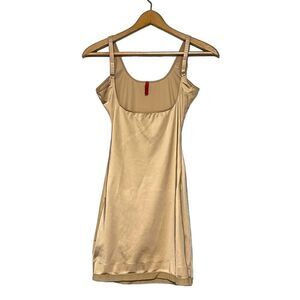 Spanx Beige Full Slip Woman's Size Medium Slimplicity Slimming 990 Open Bust